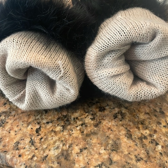 Ladies Black Suede Gloves w Rabbit (?) Fur Trim - sz S - EUC - Picture 6 of 6